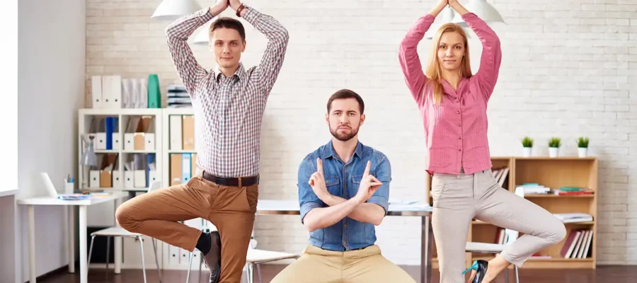 Yoga la Birou: Secretul Sanatatii pentru Angajatii Moderni